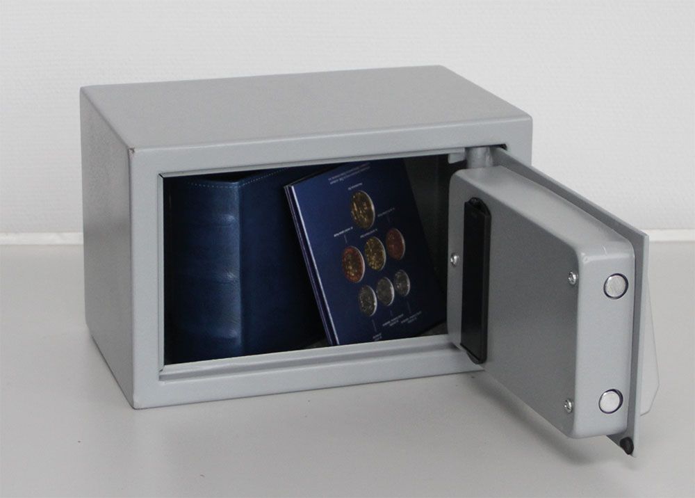 3990-tresor-klein_mit-inhalt Cassaforte "Mini"